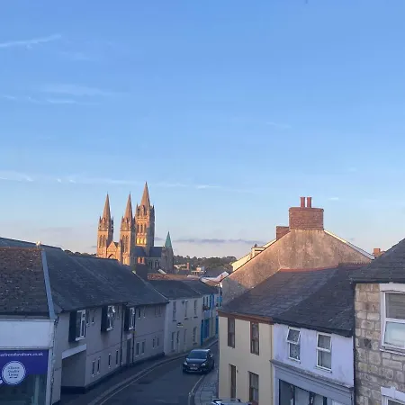 7, The Cathedral View Apartment Truro