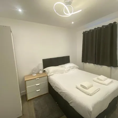 Apartment 7, The Cathedral View