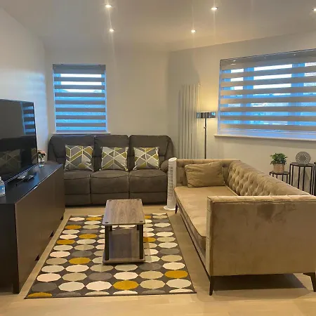 Apartment 7, The Cathedral View